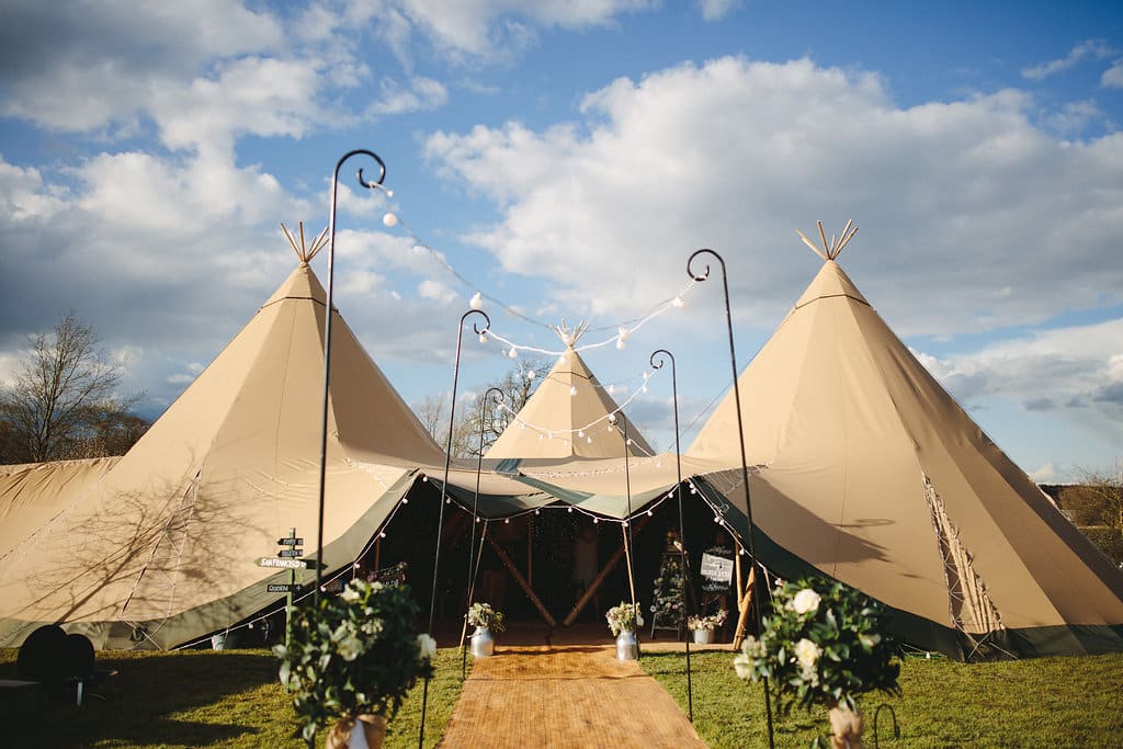 Spring Tipi Wedding at Bawdon Lodge Farm