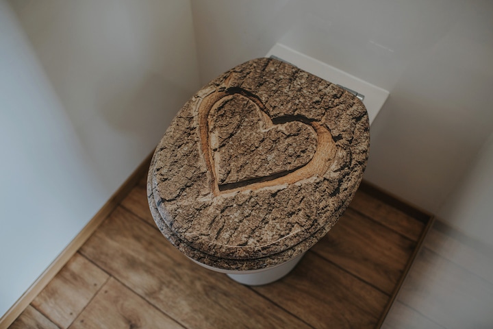 Outdoor Wedding Toilet Talk