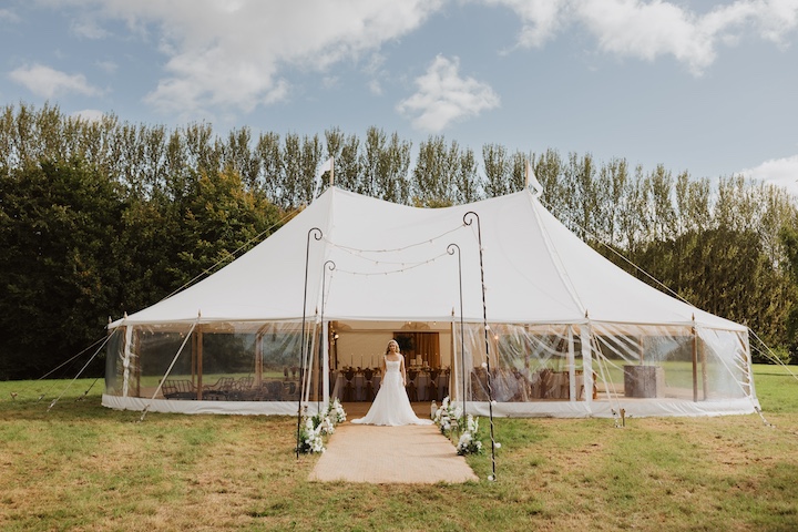 Autumnal Tones for a Sailcloth Wedding
